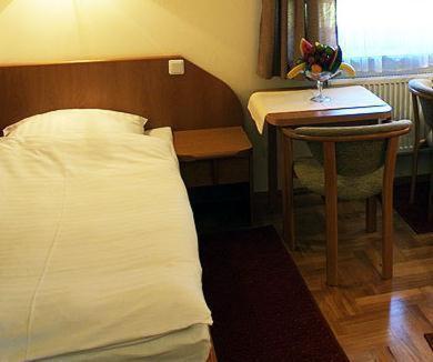 Hotel Bielany Bielany Wrocławskie Quarto foto
